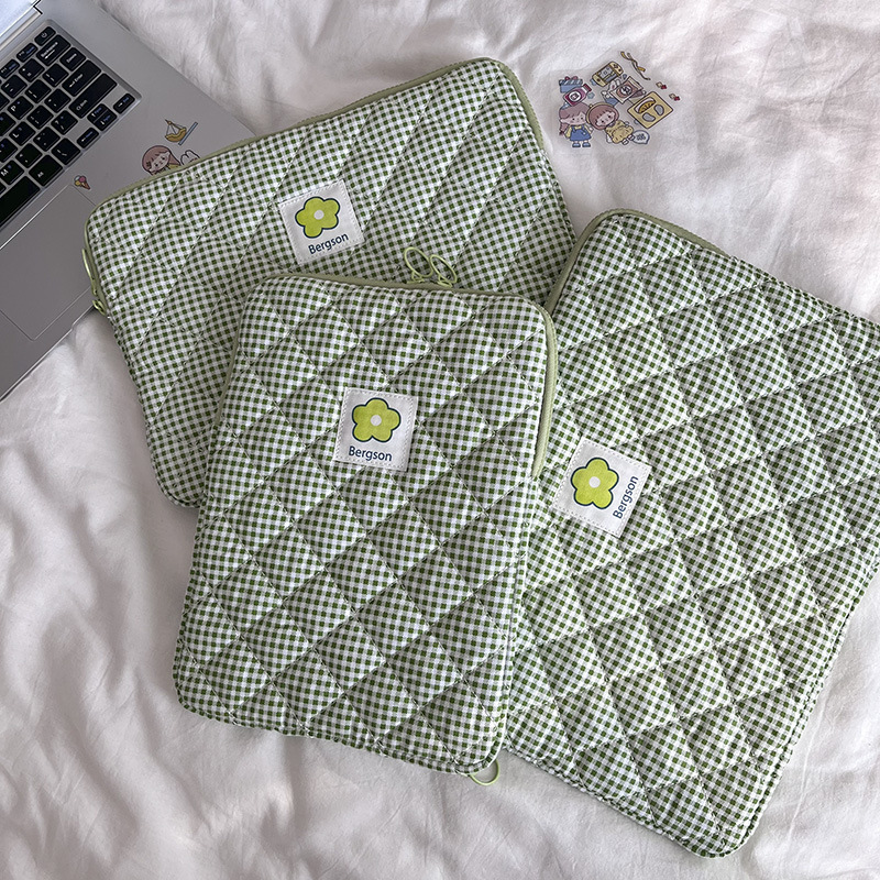 パソコンケース 小花ワッペン付きギンガムチェック柄パソコンケース