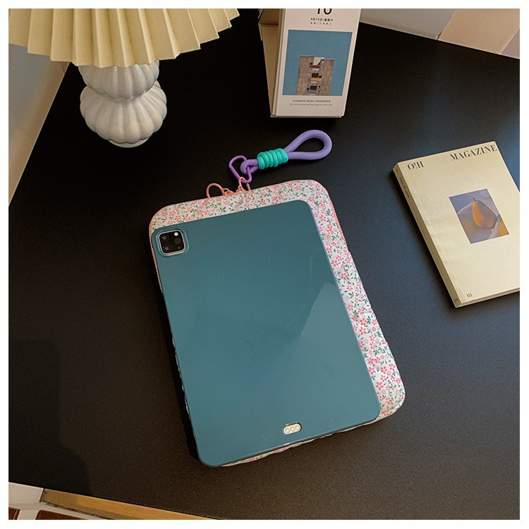 パソコンケース 小花柄キルティングパソコンケース