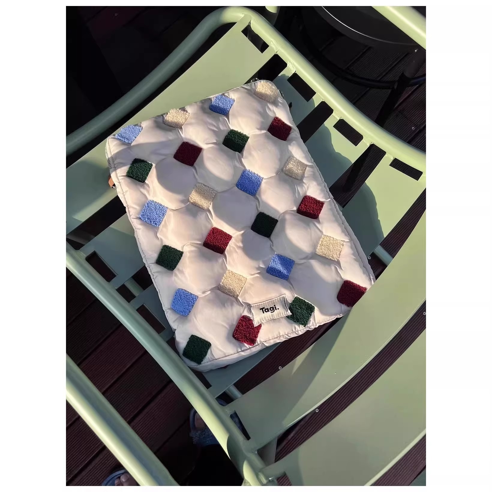 パソコンケース ふわふわキルティング刺繍ドット柄パソコンケース