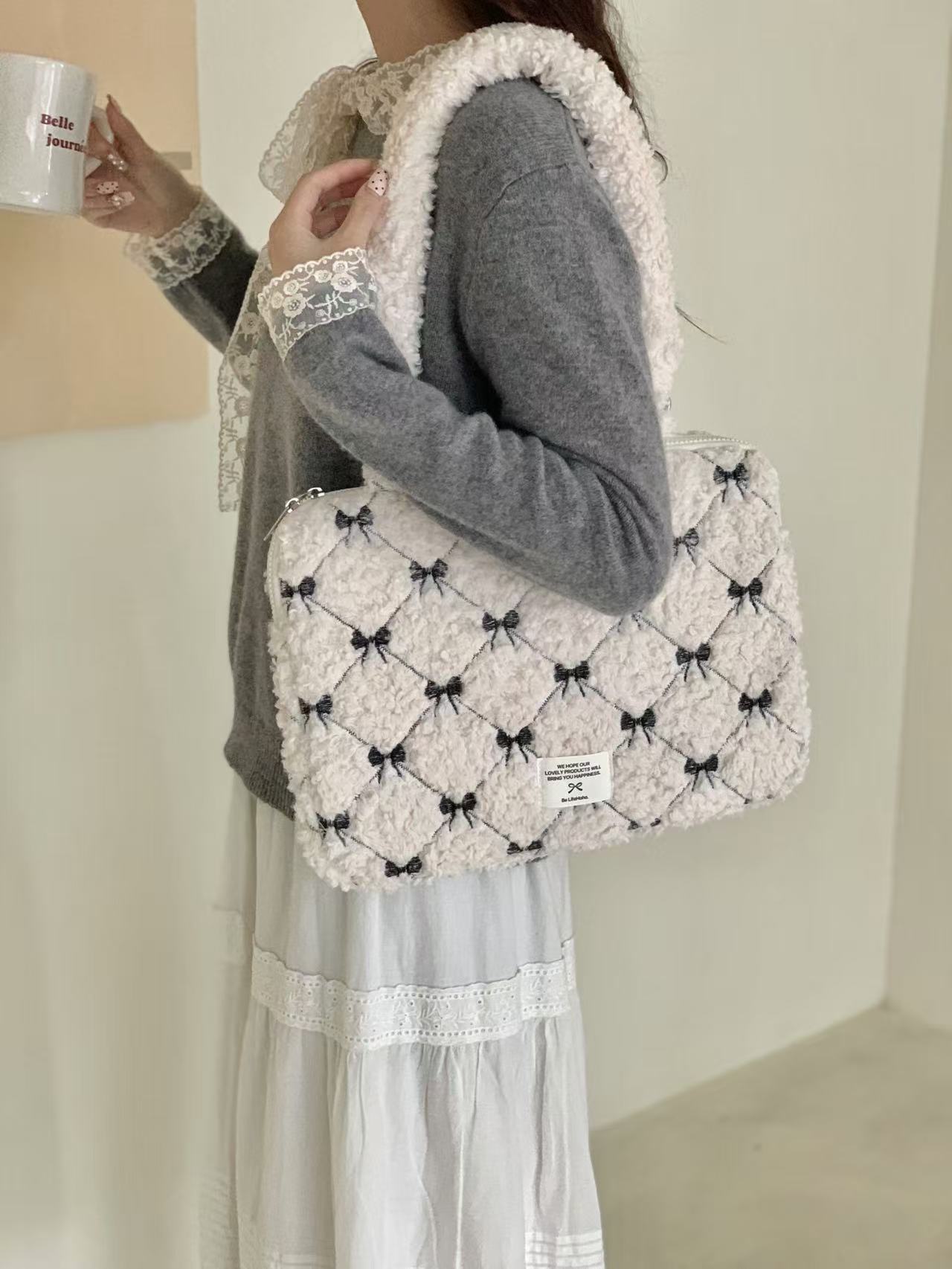 パソコンケース もこもこリボン刺繍のキルティングパソコンケース