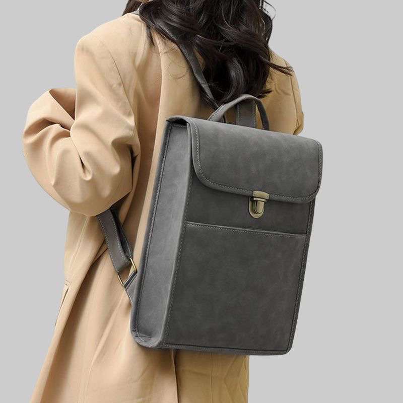 パソコンケース 上質レザー調リュック型パソコンケース