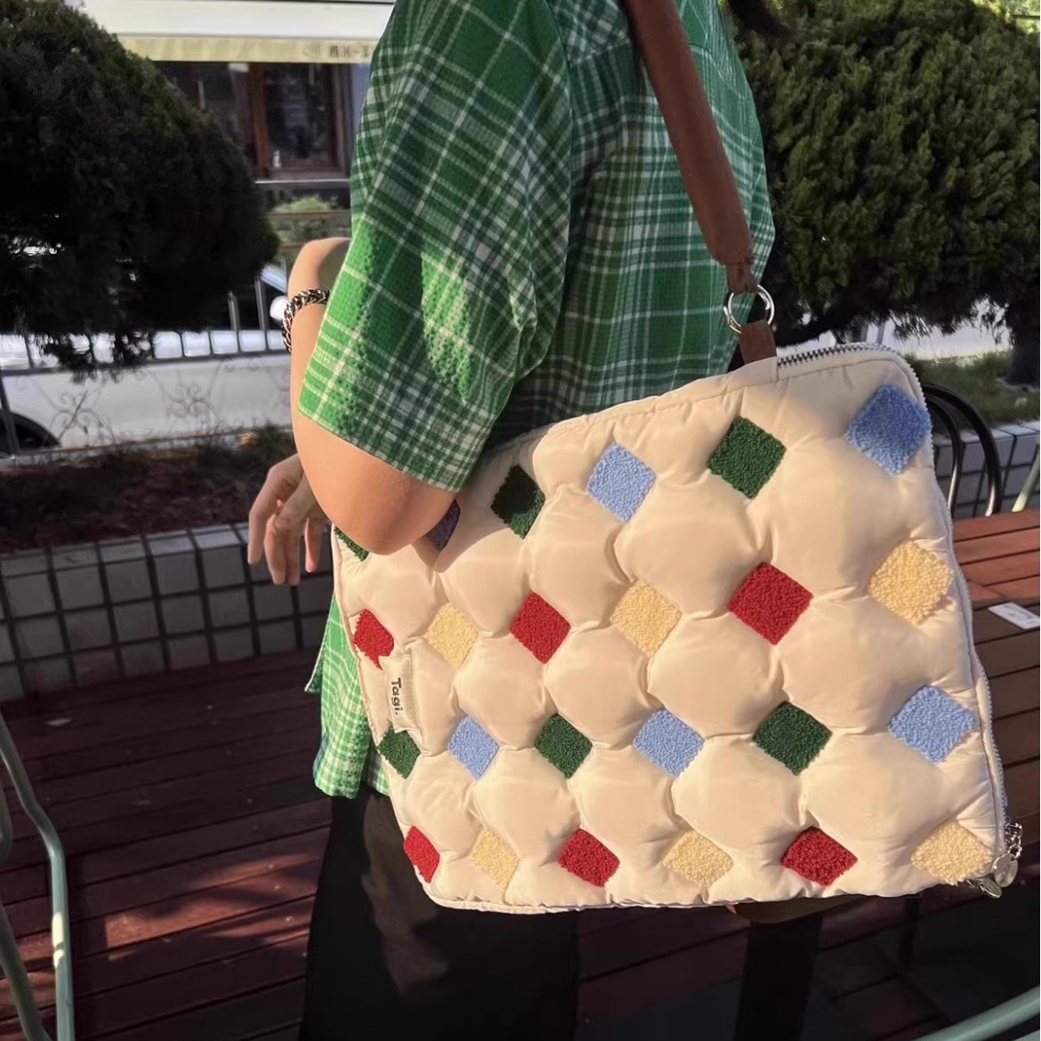 パソコンケース ふわふわキルティング刺繍ドット柄パソコンケース