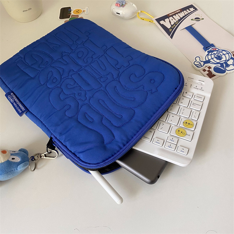 パソコンケース 立体文字デザインクッション付きパソコン保護ケース