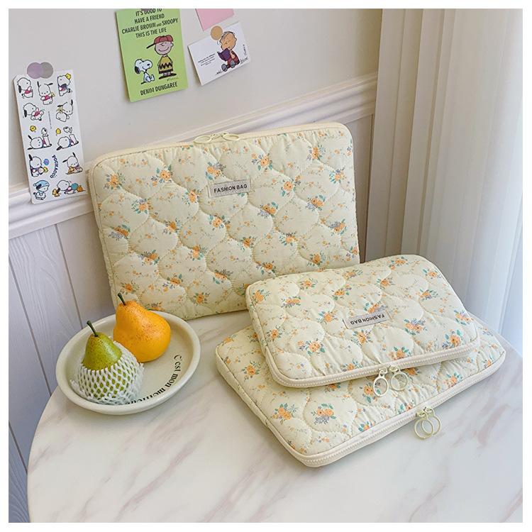 パソコンケース 小花柄キルティング仕立てパソコン収納ケース