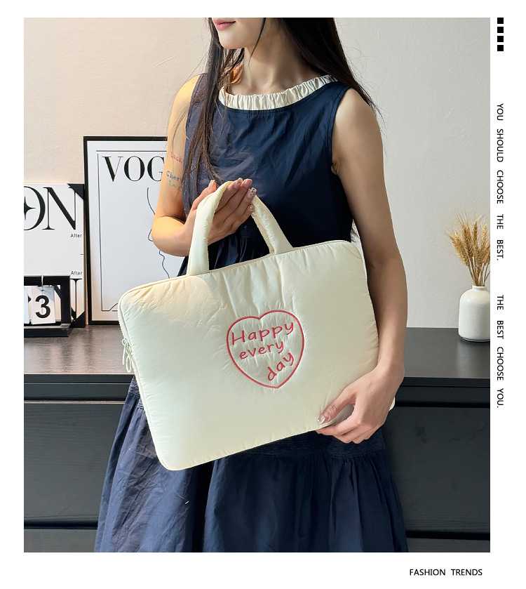 パソコンケース 毎日幸せハート刺繍キルティングパソコンケース