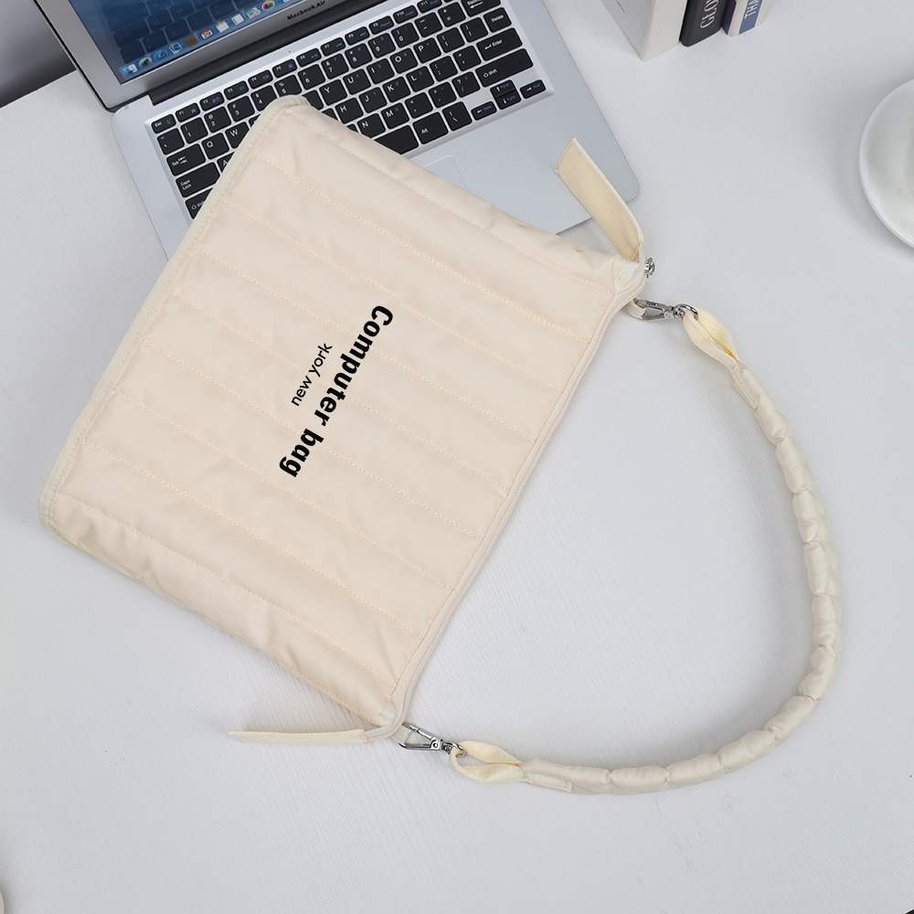 パソコンケース ふわふわキルティング風ショルダーパソコンケース