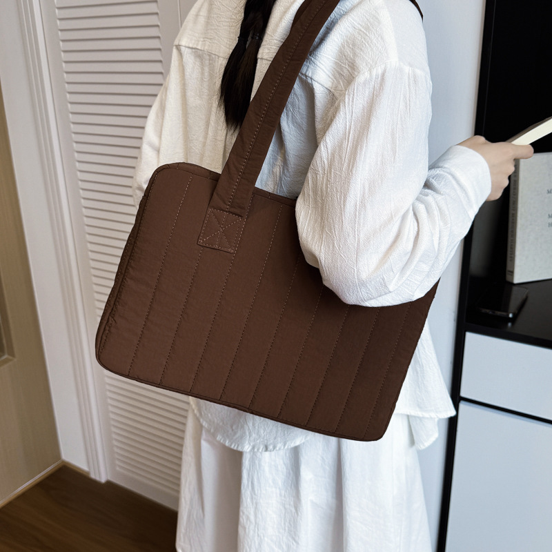 パソコンケース 縦型キルティングステッチ肩掛けパソコンケース