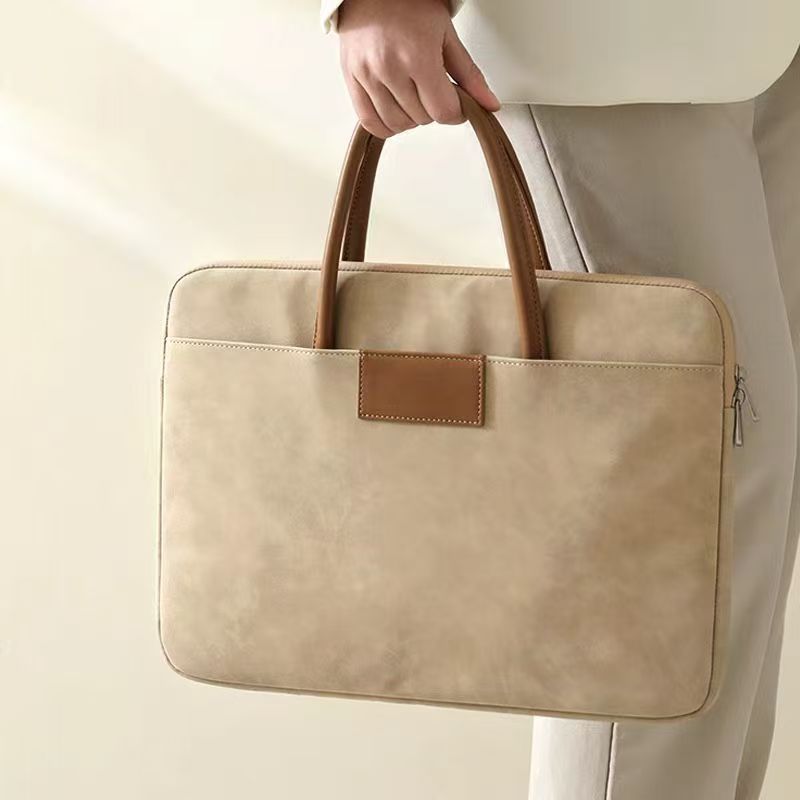 パソコンケース 本革持ち手付き高級感あふれるパソコンケース