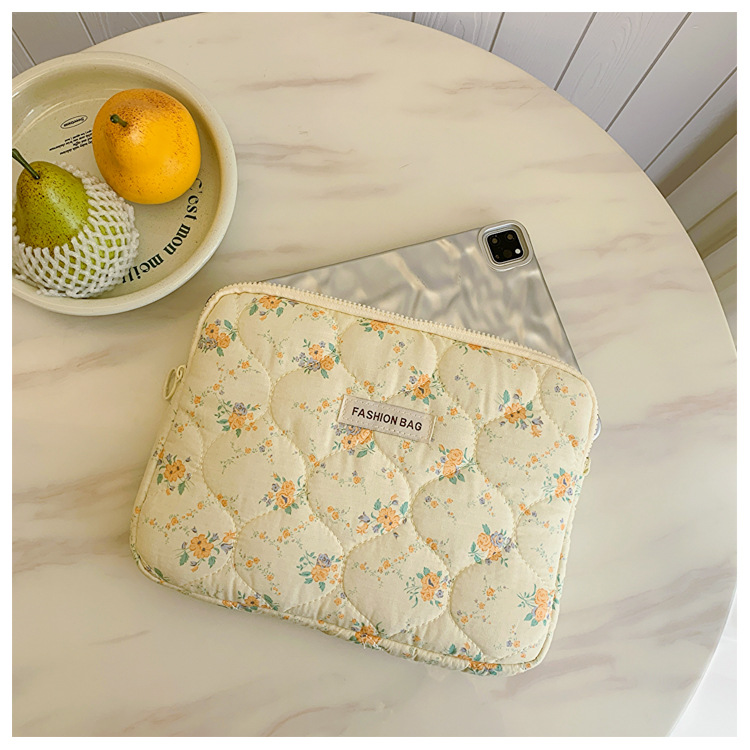 パソコンケース 小花柄キルティング仕立てパソコン収納ケース