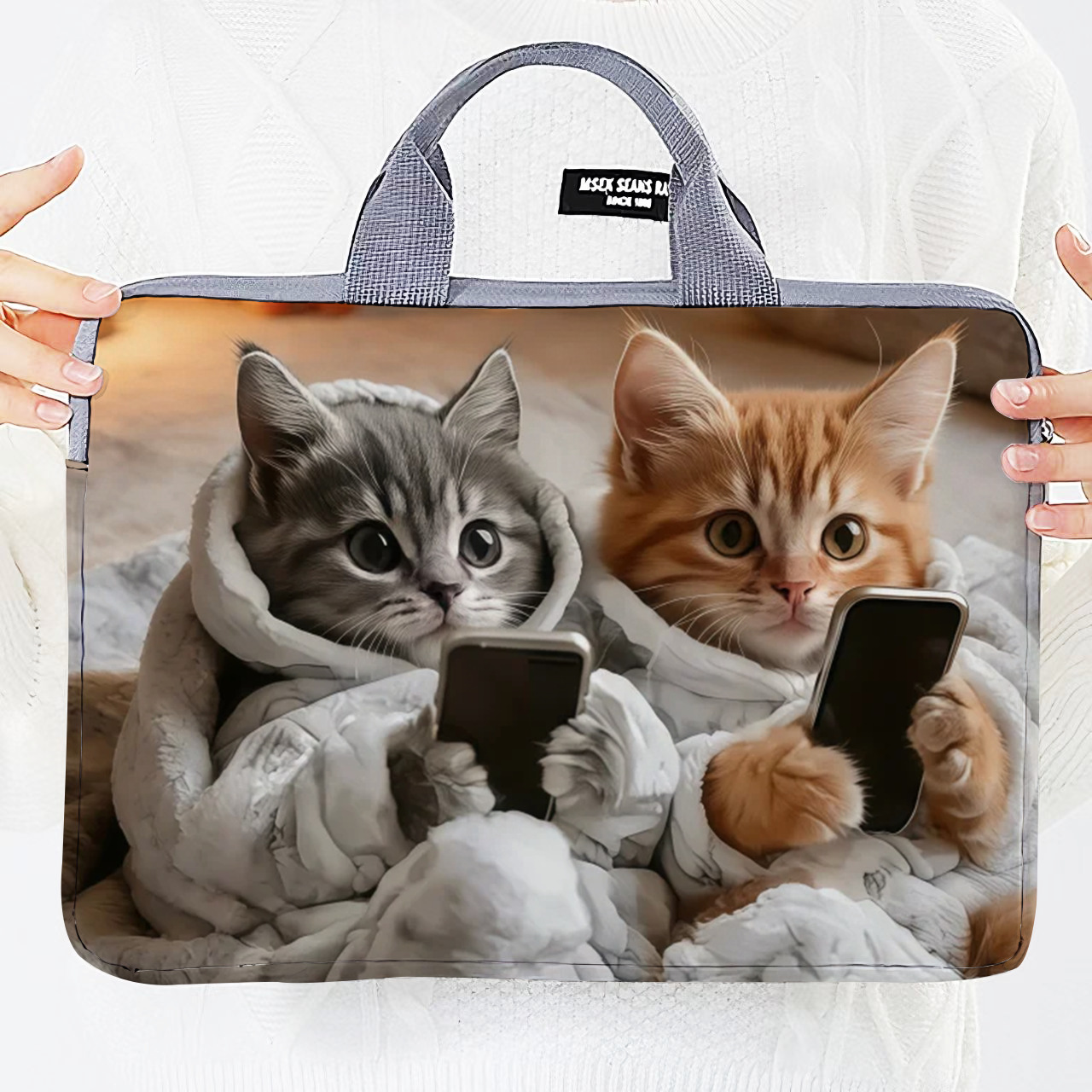 パソコンケース 可愛い子猫のアップ顔プリントパソコンケース