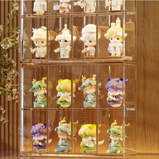 フィギュアケース 透明仕切り付き小型フィギュア収納ケース