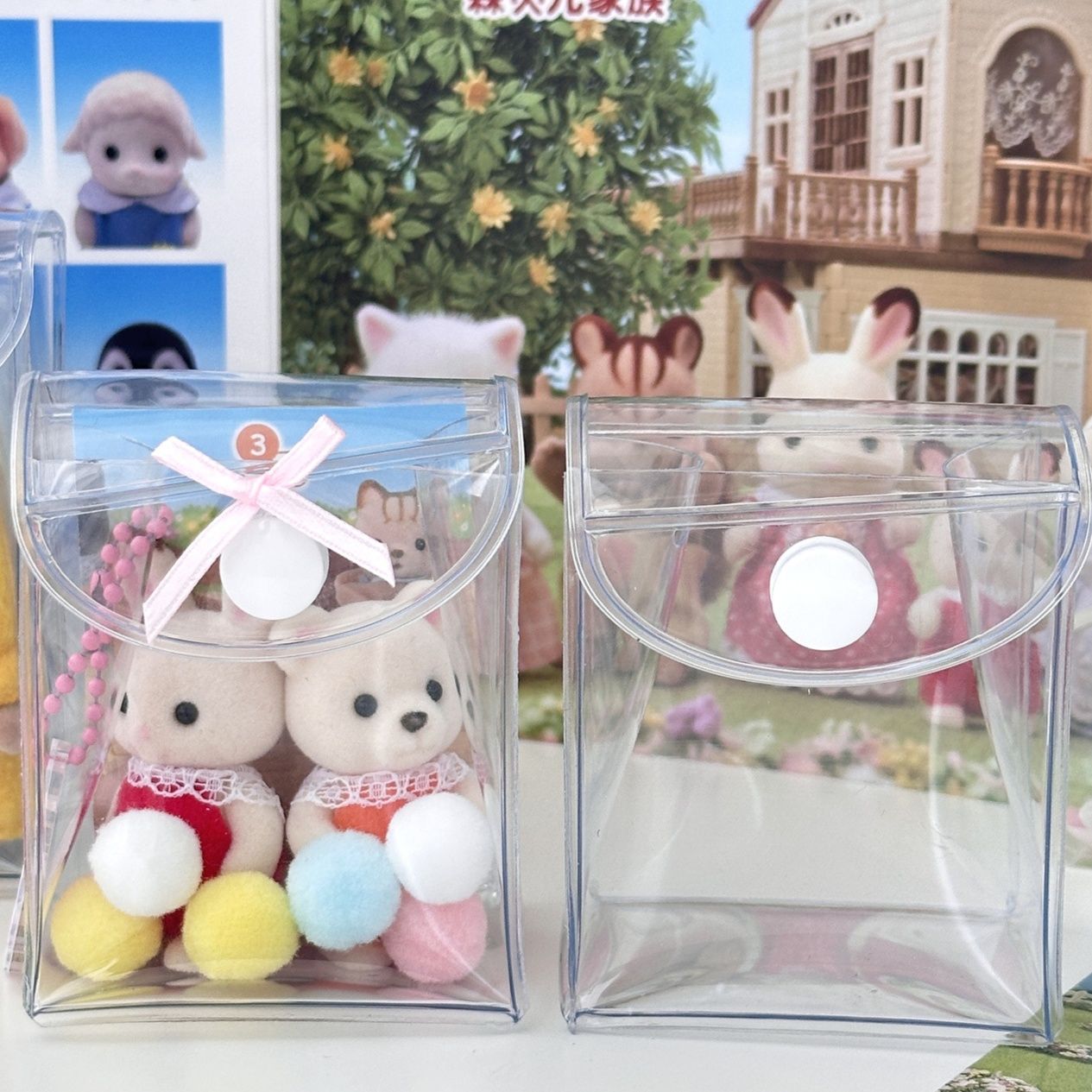 フィギュアケース 小型 透明アクリル製小型人形展示保護収納箱