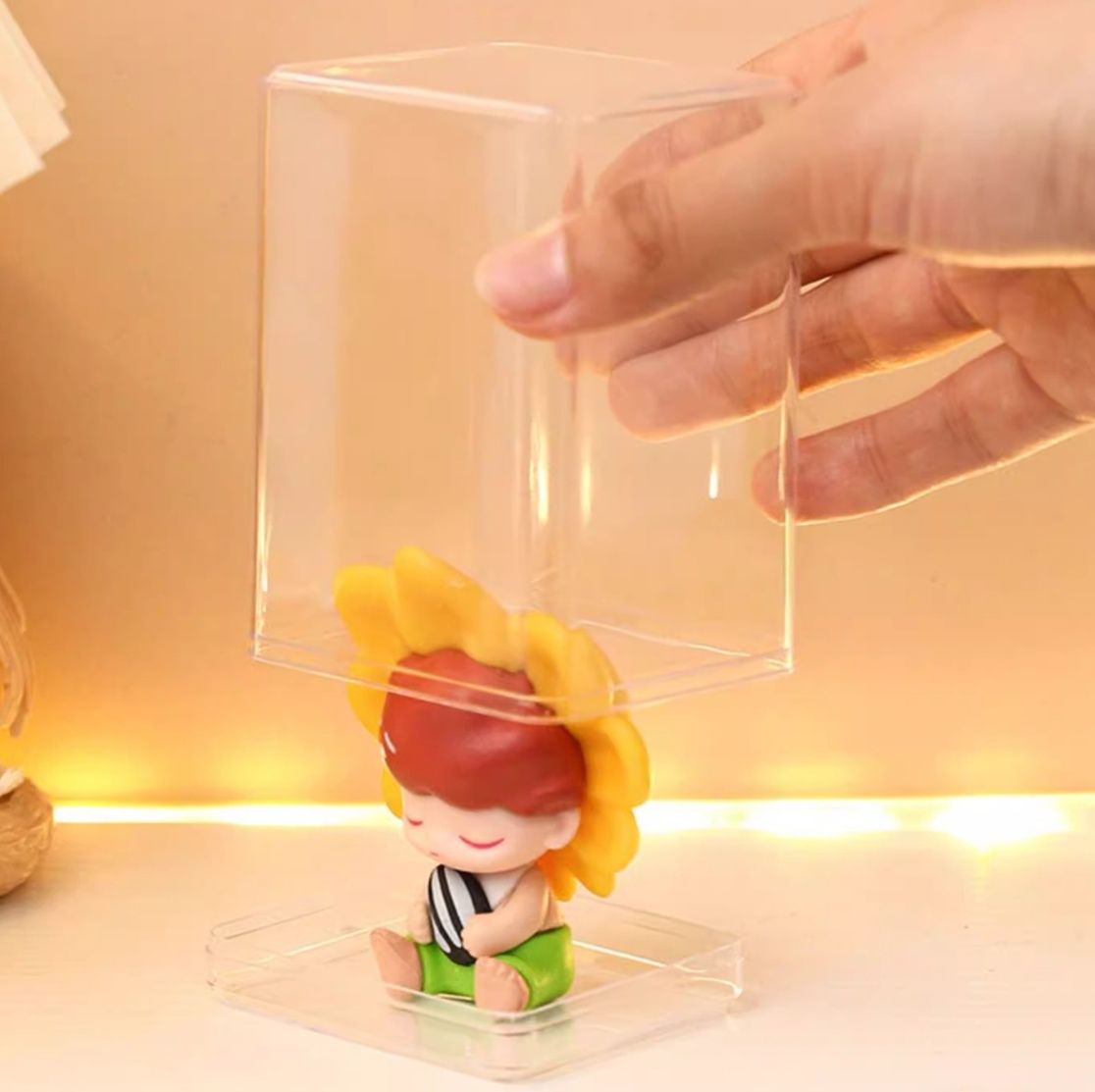 フィギュアケース 小型 透明アクリル製小型フィギュア展示ボックス