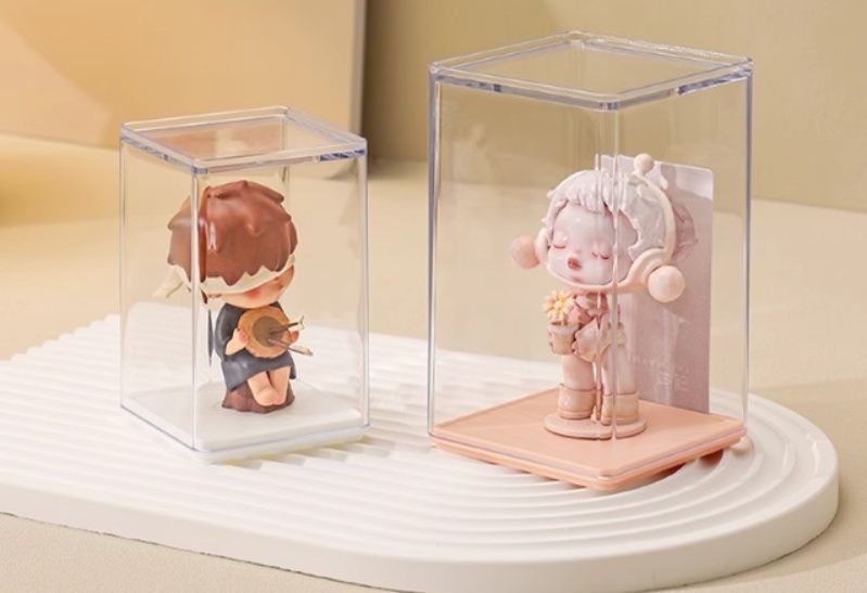  透明アクリル製小型フィギュアケース