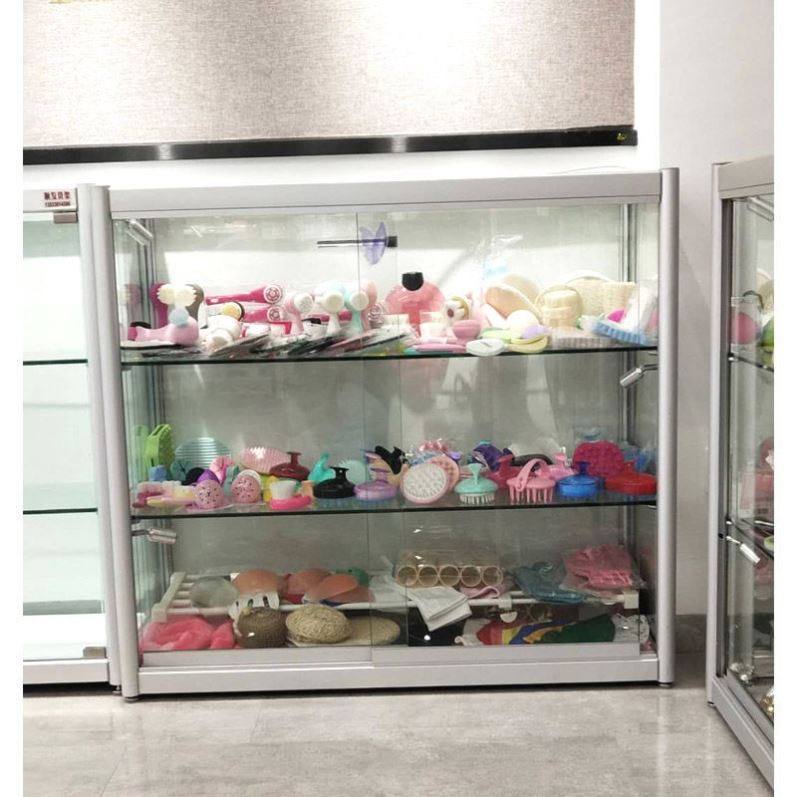 フィギュアケース 三段ガラス棚大型鍵付き