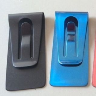 マネークリップ  カラフル金属製の丈夫で高品質な仕上がり