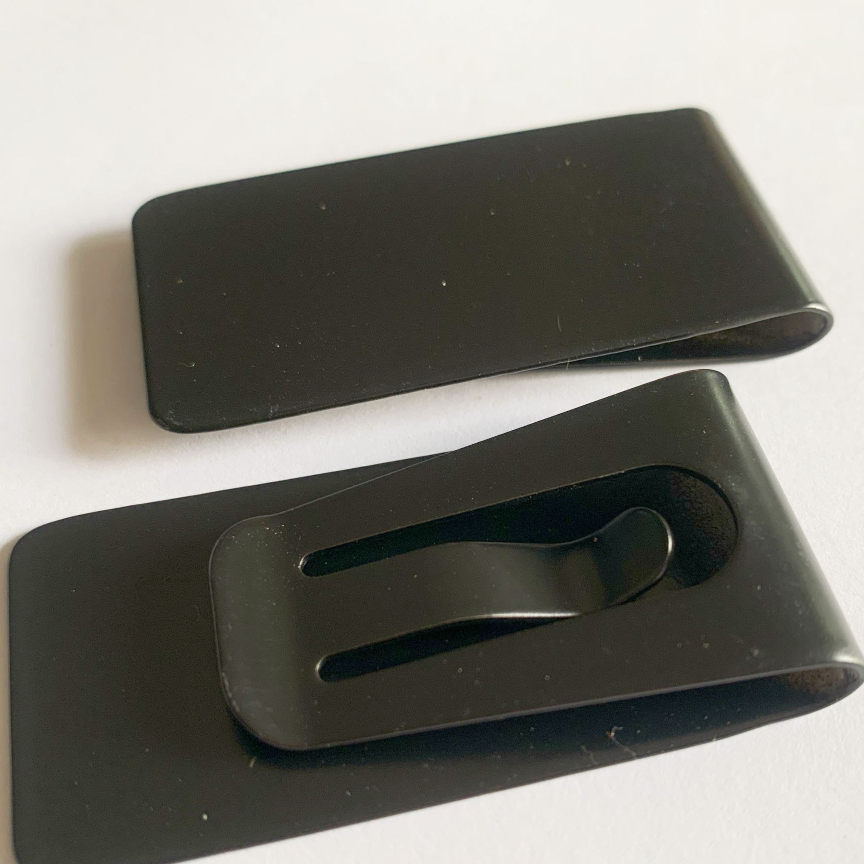 マネークリップ  カラフル金属製の丈夫で高品質な仕上がり