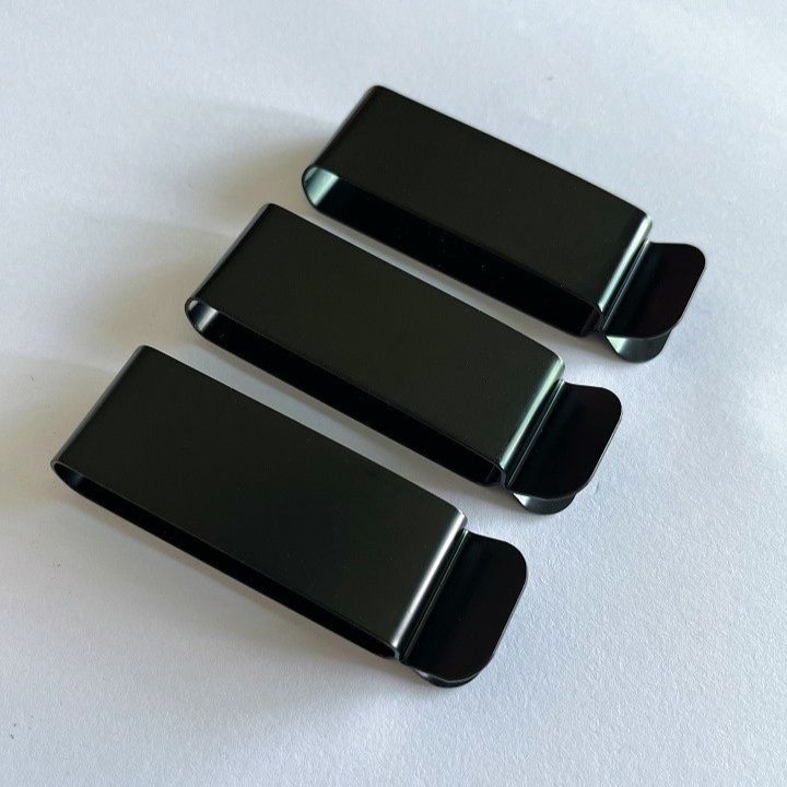 マネークリップ シンプルスリム金属製マネークリップ二つ折り財布
