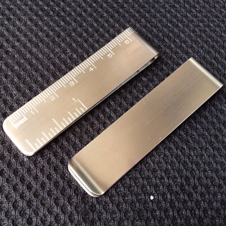 マネークリップ 高級感のあるステンレス素材