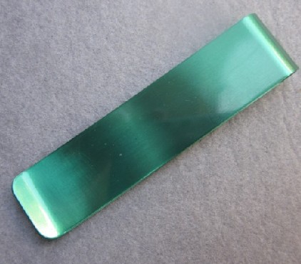 マネークリップ 透明感のある美しい素材感