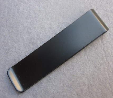 マネークリップ 透明感のある美しい素材感