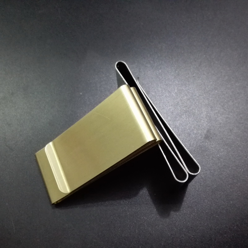 マネークリップ 金属製薄型二つ折りマネークリップ
