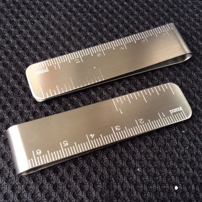 マネークリップ 高級感のあるステンレス素材