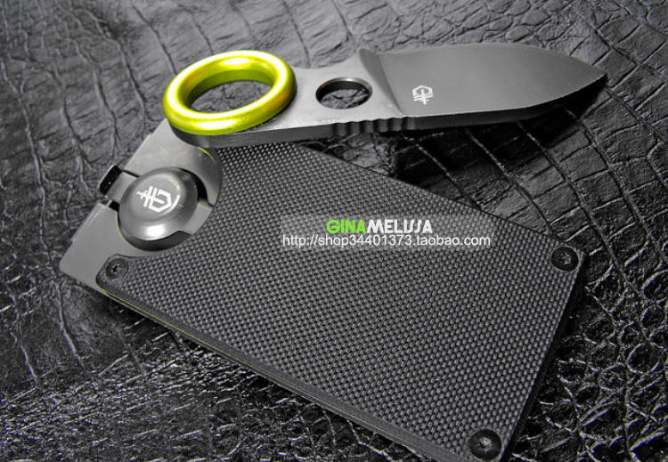 マネークリップ 精密なテクスチャー加工のハンドル・鮮やかなアクセントリングが印象的