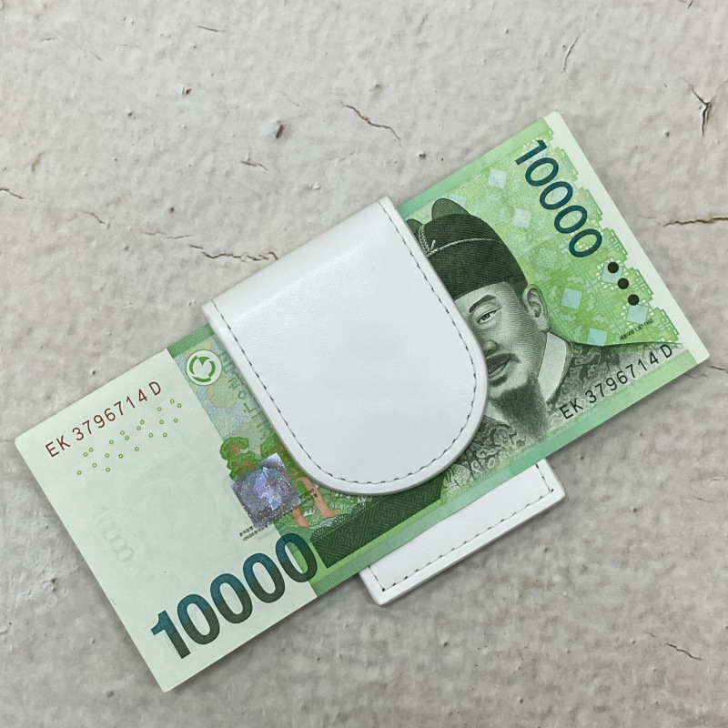マネークリップ シンプル革製二つ折りマネークリップ財布
