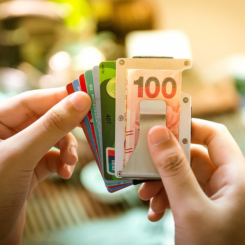 マネークリップ 実用的なマネークリップ機能