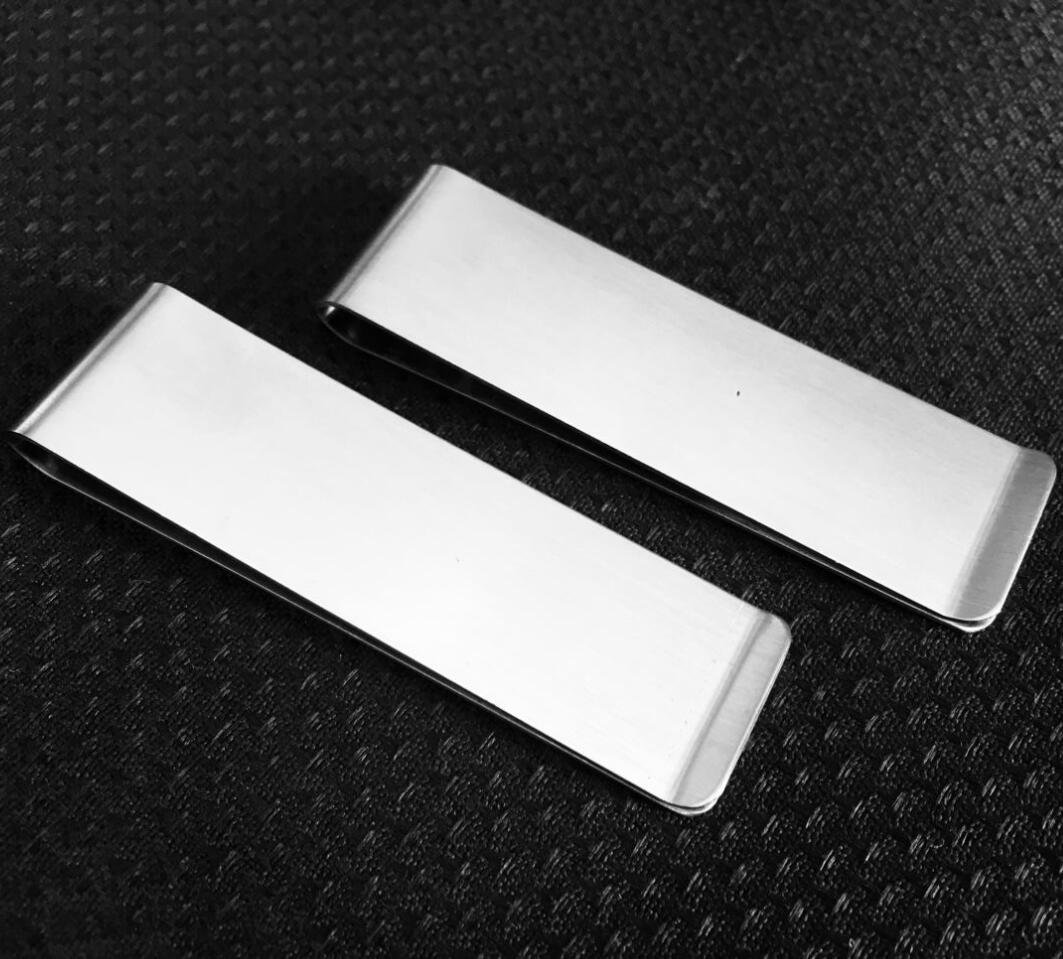 マネークリップ シンプルデザインのスリムな札挟み金具
