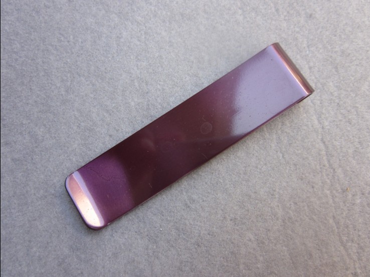 マネークリップ 透明感のある美しい素材感