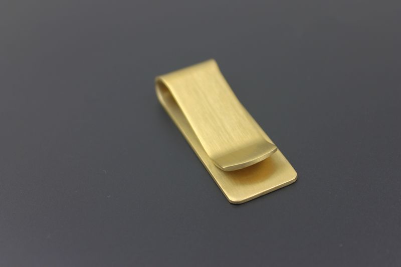 マネークリップ 高級金属製二つ折り薄型札挟み