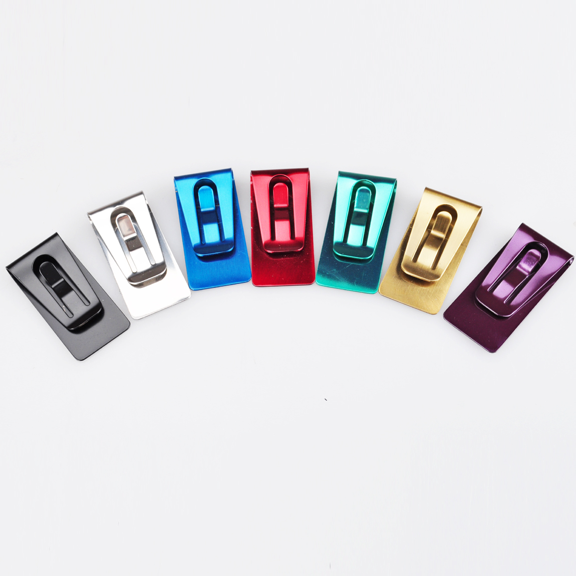 洗練されたミニマルデザインマネークリップ 