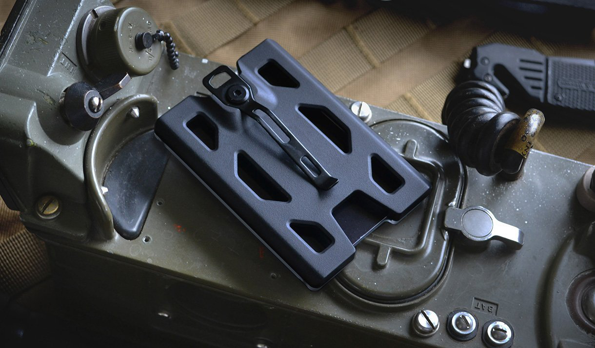 マネークリップ 多機能アルミ製薄型マネークリップ付カードケース