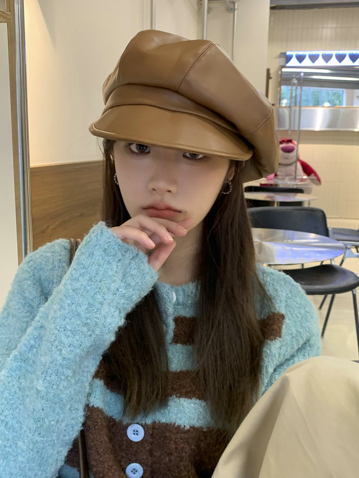 レディース フェイクレザーキャスケット 小顔効果 サイズ調整可能