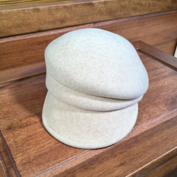 キャスケット ボリューム感のあるクラシックウールキャスケット