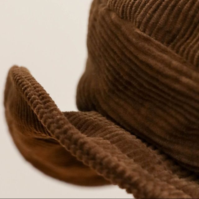 キャスケット コーデュロイ素材のボリュームキャスケット