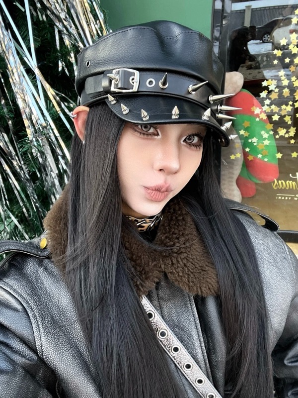 スタッズ付き本革キャスケット 外出用レザー帽子