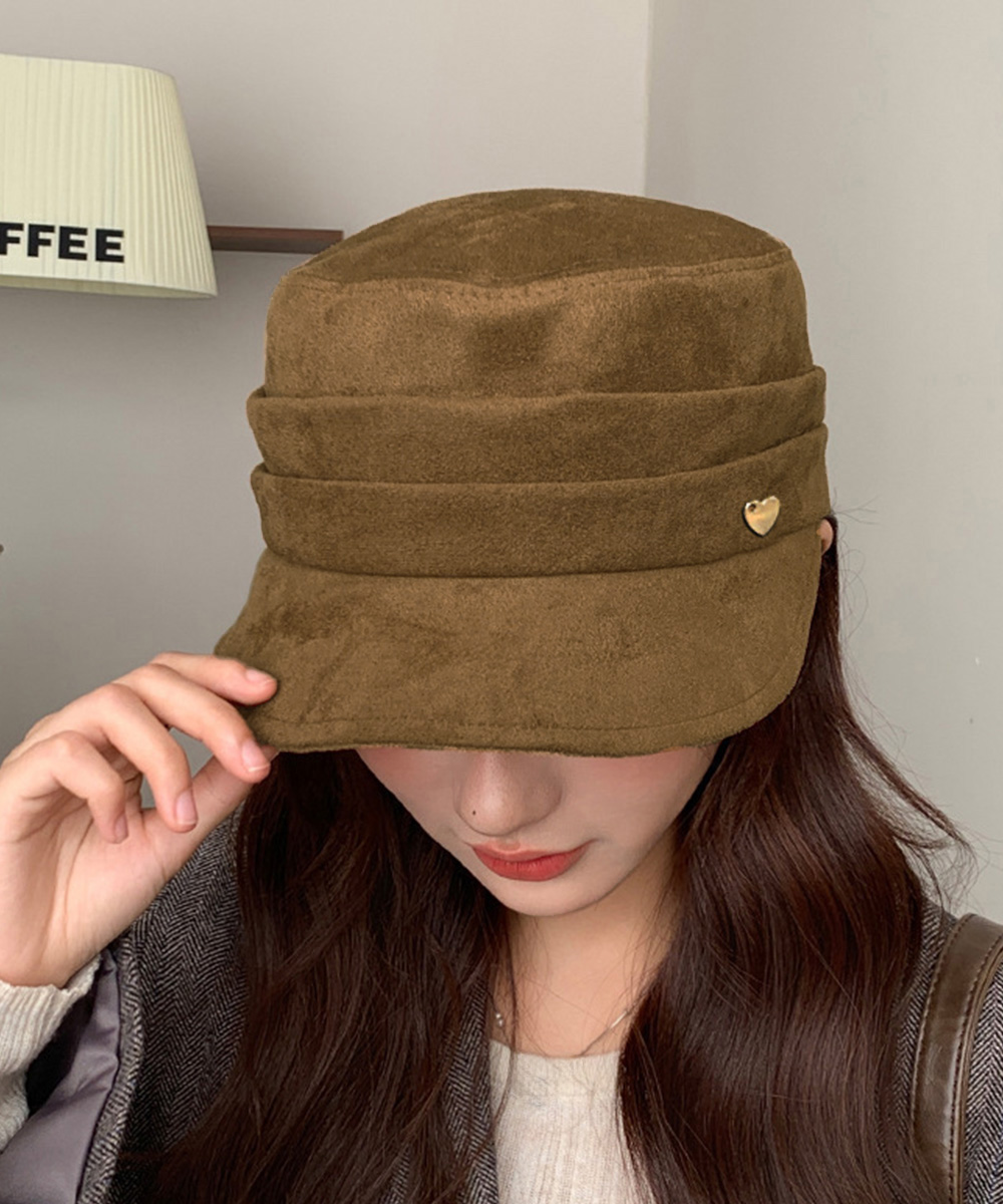 ハート飾り スエード調キャスケット 秋冬帽子
