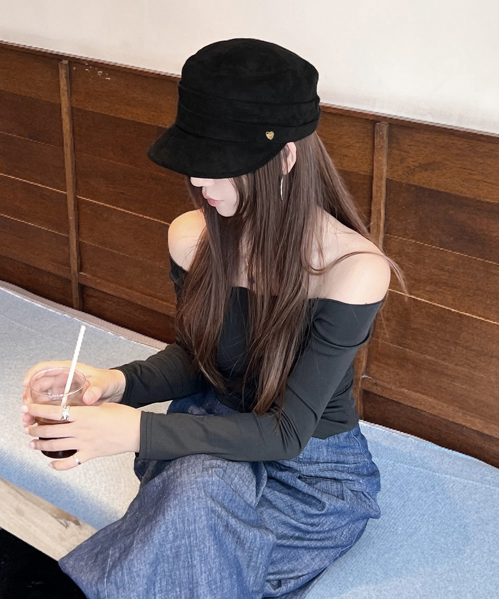 ハート飾り スエード調キャスケット 秋冬帽子