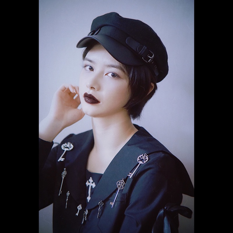 レディース キャスケット 黒 ベルト付き おしゃれ ハット