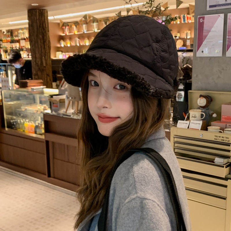 ボア付きキルティングキャスケット帽女性用小顔効果