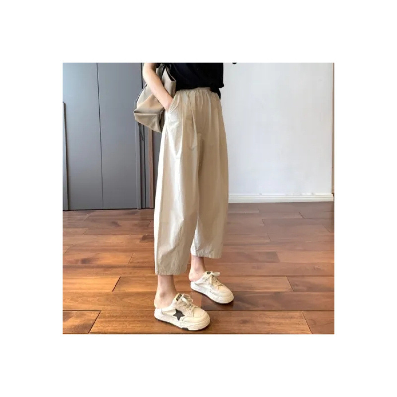 カジュアルコーデ ゆったりタックワイドパンツ
