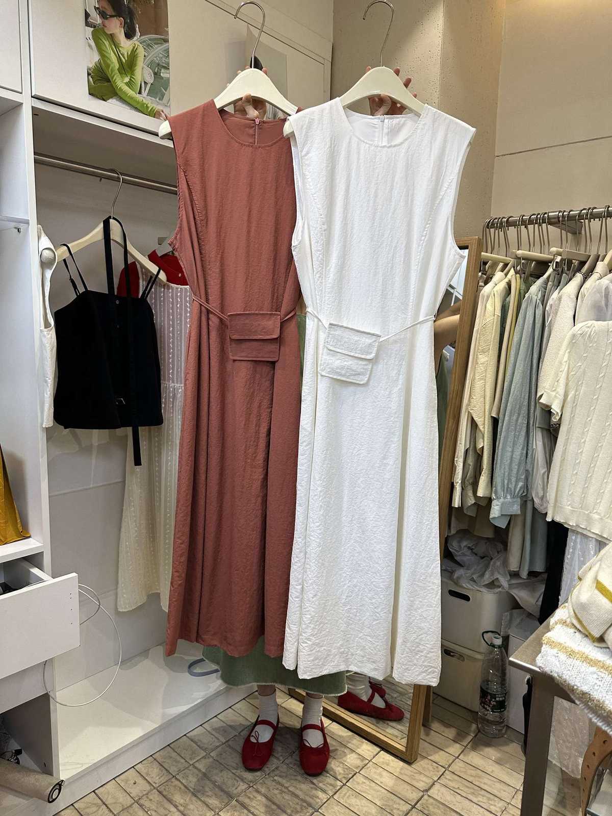 カジュアルコーデ  ゆったりシルエットのポケット付きワンピース
