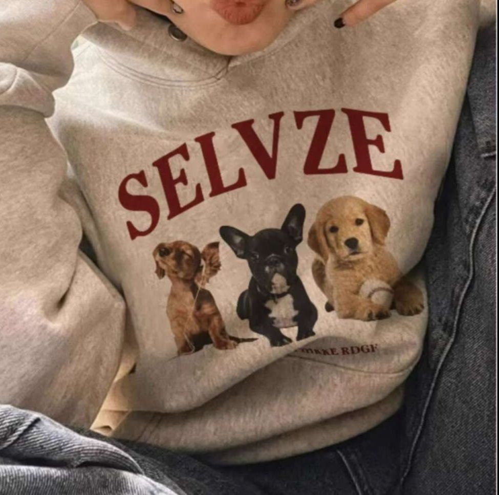 カジュアルコーデ 子犬三匹プリントパーカー