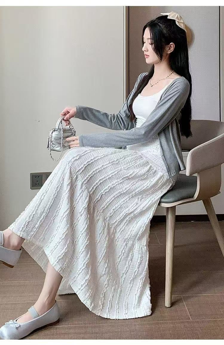 カジュアルコーデ ふんわりシャーリングロングスカート