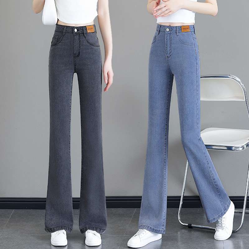 カジュアルコーデ  ハイウエストフレアデニムパンツ