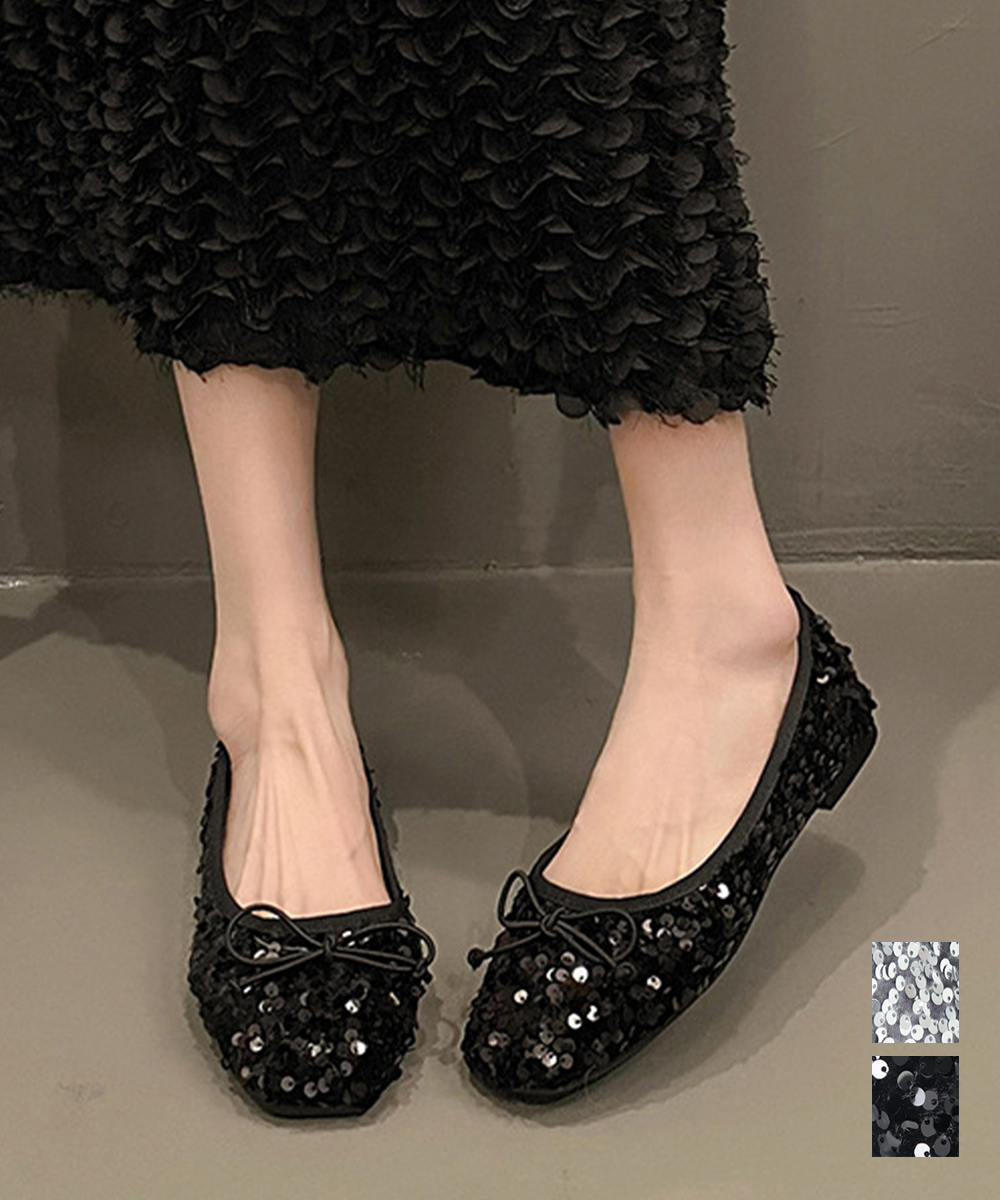 カジュアルコーデ 煌めきスパンコール バレエシューズ風スニーカー