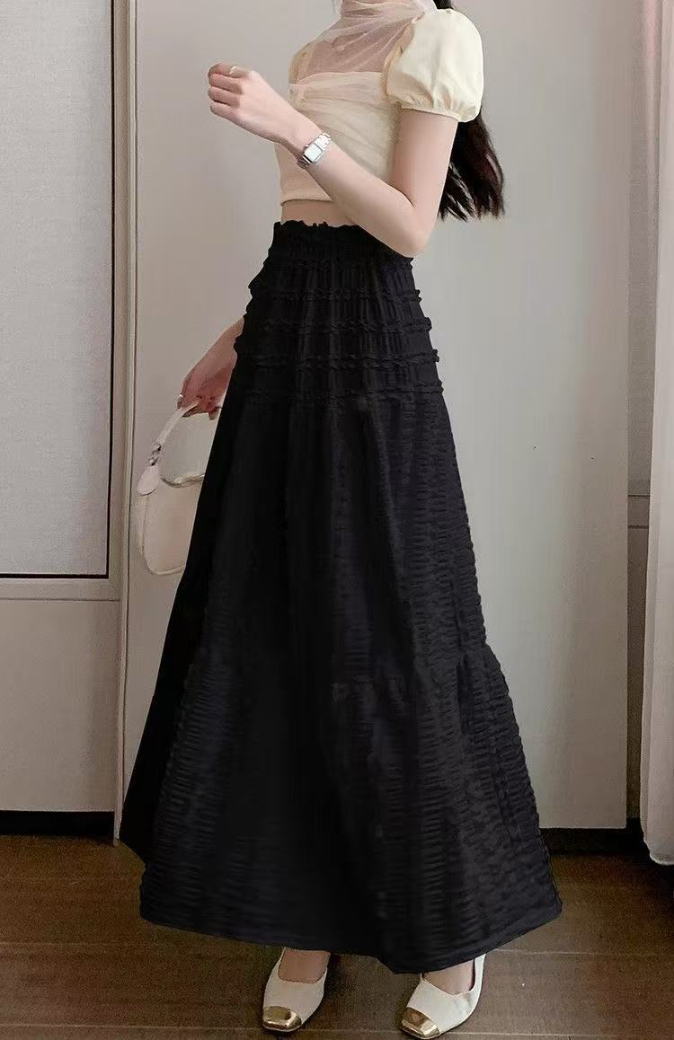 カジュアルコーデ ふんわりシャーリングロングスカート